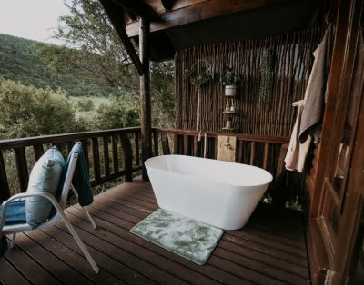 Heron Chalet | Romantic Forest Cabin with Outdoor Bath & Private Lapa