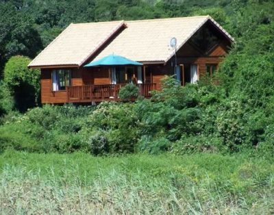 Hornbill Chalet | Private Forest Retreat with Boma, Hot Tub & Dual Deck Living