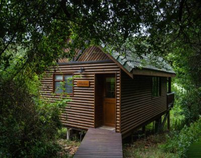 Narina Chalet | Romantic Forest Cabin with Outdoor Bath & Private Lapa